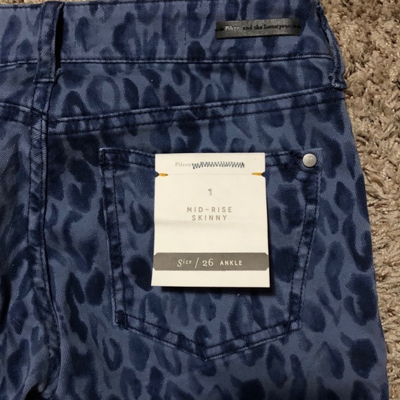 Pilcro and Letterpress Blue Cheetah Pants Size 26 - Picture 3 of 6